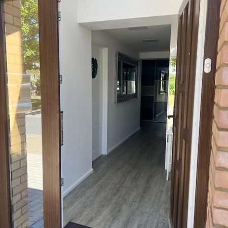 شقة Studio In Private House Near Central ميلتون كينيز المظهر الخارجي الصورة