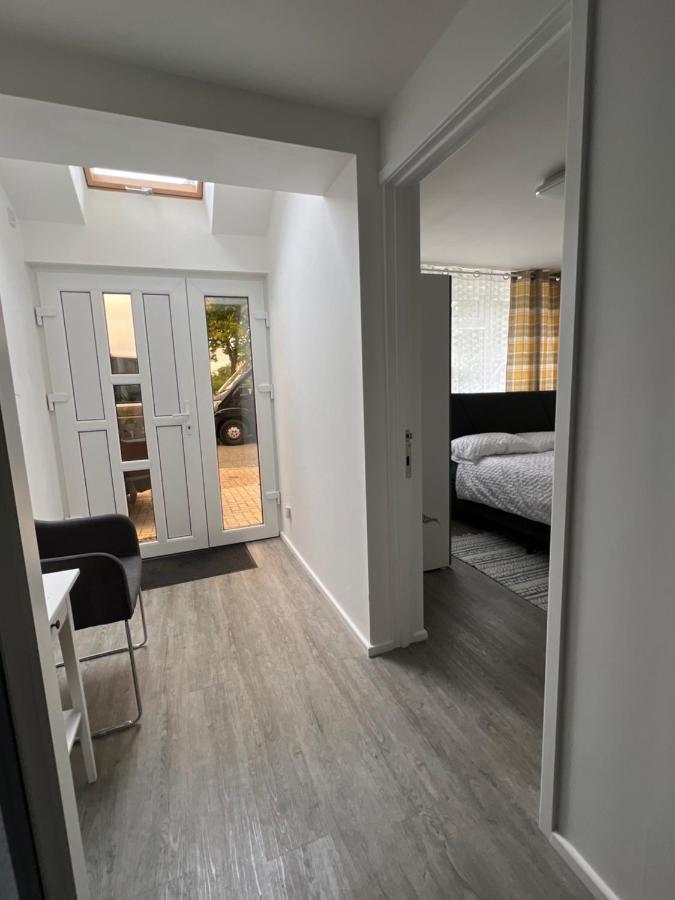 شقة Studio In Private House Near Central ميلتون كينيز المظهر الخارجي الصورة